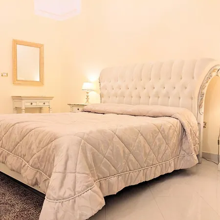 Alojamento de Acomodação e Pequeno-almoço Castello Conti Filo 5*