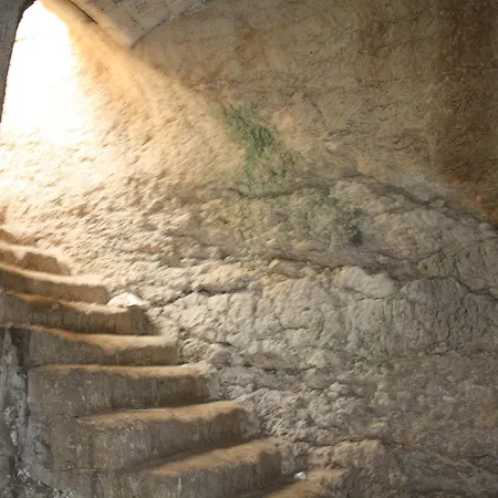 Alojamento de Acomodação e Pequeno-almoço Castello Conti Filo Torre Santa Susanna